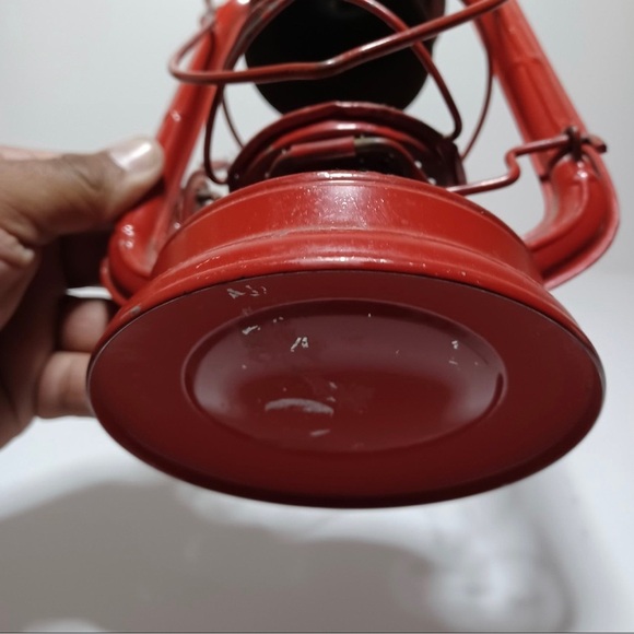 VTG Winged Wheel Lantern Red Made in Japan Kerosene Oil Lamp No. 400 - Picture 8 of 9
